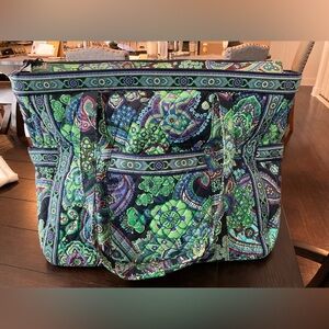 Vera Bradley zippered large tote
Blue Rhapsody (retired) pattern